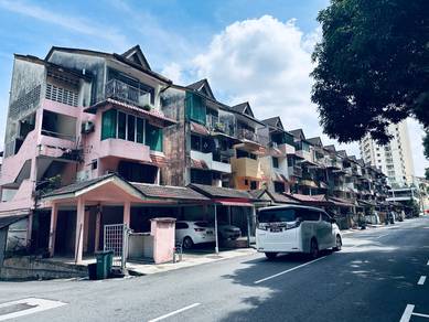 TOWNHOUSE* Taman Midah 3R2B Cheras Corner Unit Partial Renovated KL
