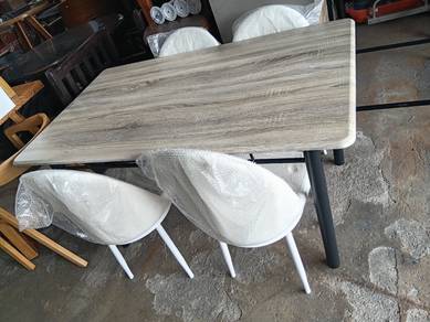 Set Meja Makan 4 Kerusi