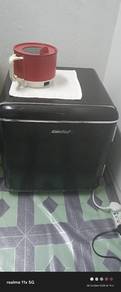 Mini ice box