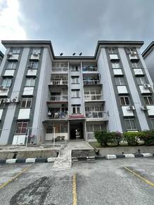 Goodyear court 6 unit for sale near taipan LRT eateries groceries