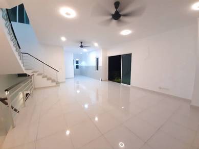 【Corner with Land】 2x Airconds, Free Clubhouse Access, Gym & Swim