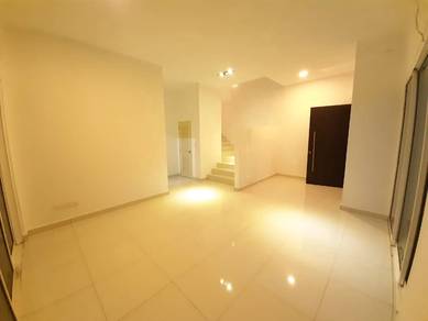 【Corner with Land】 2x Airconds, Free Clubhouse Access, Gym & Swim
