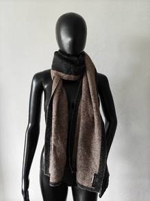 Banana republic dual color warm scarf
