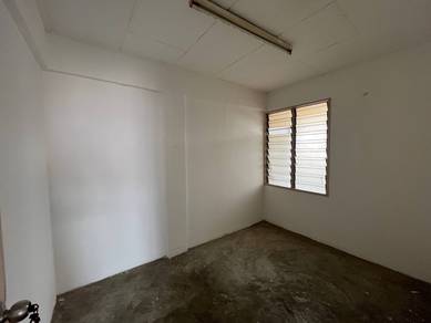 Pangsa Sri Lanang, Taman Desa Tebrau