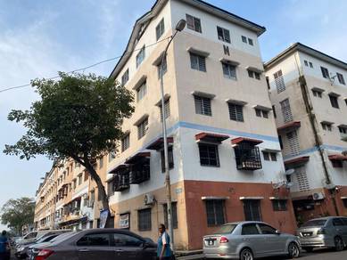 GROUND FLOOR FREEHOLD FLAT House For Sale
