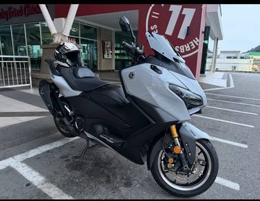 Yamaha TMAX V3