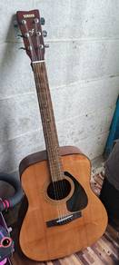 Yamaha F310 Acoustic Guitar 41"  