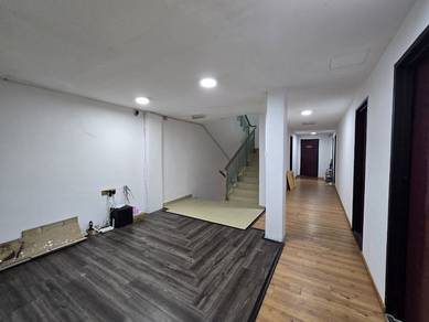 Private Room with Private Bathroom for rent - Taman Pelangi Jln Perang