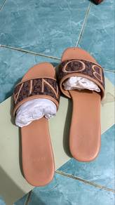 sandal bonia