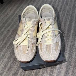 New Balance 237 Beige Cream Sneakers