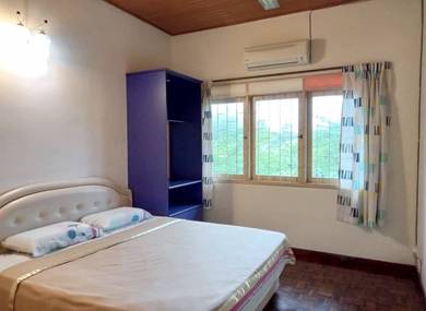 Jalan Kuala Kangsar Double Semi-D Middle Room