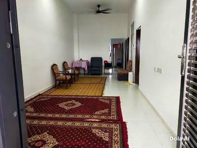 rumah untuk di sewa di Indera Mahkota 15