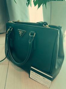 Prada Saffiano Lux BN1801 & Saffian Triang Wallet