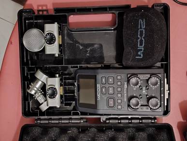 Zoom H6 Audio Recorder (Complete Set with Box)