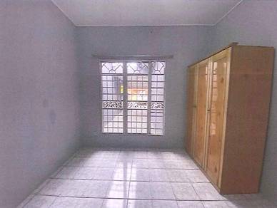 Spacious Renovated Single Storey Terrace  Ready Move in