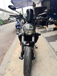 DUCATI Monster 821