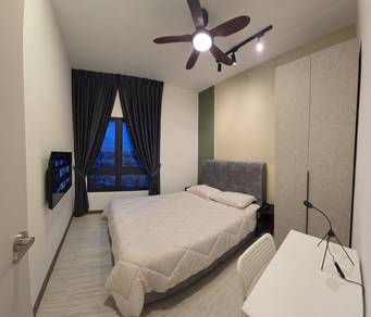Designer Furnished Room | 3 MRT Stations to TRX