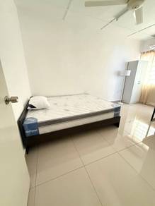 Middle Room | Queen Bed | Kampung Batu MRT | Jan 2027