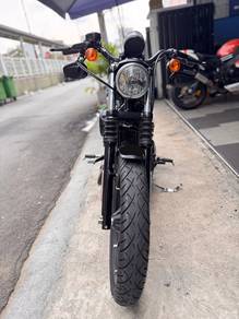 HARLEY DAVIDSON Iron 883