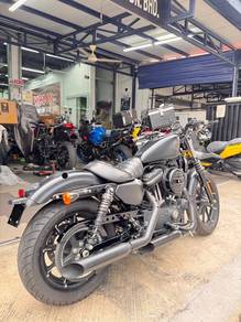 HARLEY DAVIDSON Iron 883