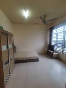 Suriamas Larkin Room For Rent Bus to CIQ JB / No Agent Fee / Low Depo