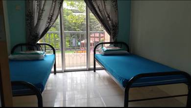 Room Rentals Equine Park | Lengkap perabut - Free Wifi