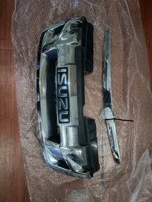 original dmax 2015 front grille chrome 