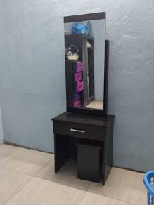 almari make up 