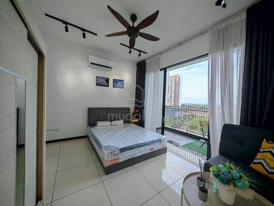 Near Bagan Specialist & Prai FIZ | Cozy Balcony Room, Butterworth