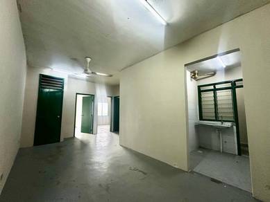 Pangsapuri Seri Mutiara, bare unit. good condition, available now!