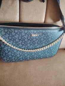 dkny sling bag crossover with pouch 