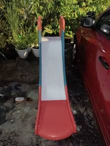 Children Slide / Gelongsor Kanak-kanak