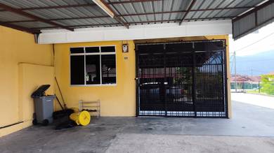 Rumah lot tepi dengan tanah yang luas untuk di jual di Taman Baiduri
