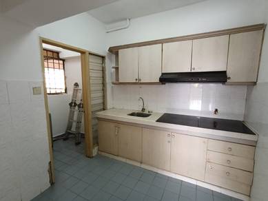 Anjung Hijau 3rooms 2baths with air-cond semi furnished 1carpark