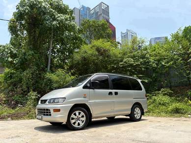 2002 Mitsubishi DELICA 2.4 SPACEGEAR (A)