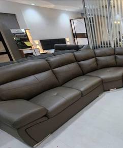 Used Spacious U Shape Leather Sofa Set