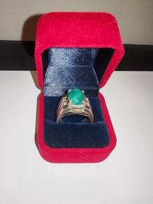 Cincin Zamrud 