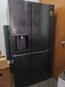 674L Side-by-Side Fridge with UVnano