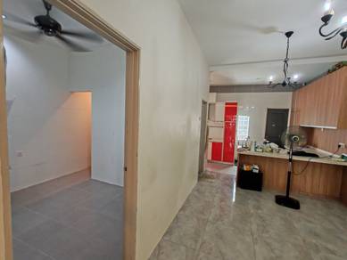 Double storey link house for sale at Bandar Saujana Putra