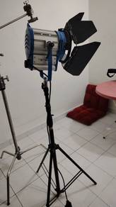Bronic 1000W(1K) Tungsten Video Light + new bulbs