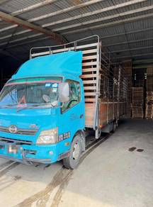 hino wooden cargo lorry 3 ton tip top condition