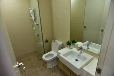 Walking distance to central i-city mall, fully furnished
