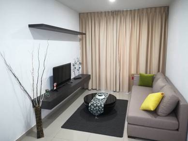 Walking distance to central i-city mall, fully furnished
