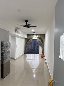 M Centura Renovated 3 bedrooms 2 bathrooms 1 air con 1 car park
