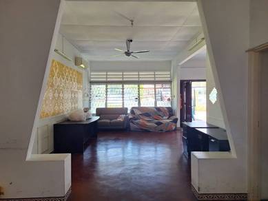 Semi-Detached House for Rent @ Jelutong Hamilton