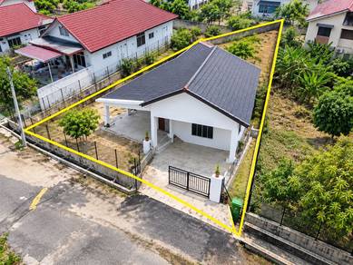 [CORNER LOT & SURAU DEPAN RUMAH] Banglo Taman Beserah Kuantan