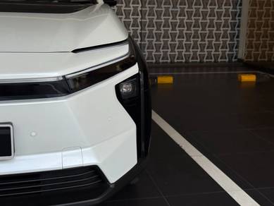 [JB Area Test Drive Unit] 2026 Toyota BZ4X