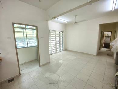CHEAPEST ! Emerald Park at Teluk Kumbar Bayan Lepas Near Airport RARE