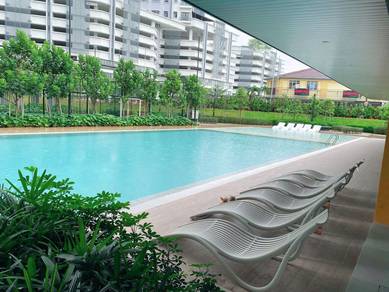 Nice brand new condo, equine, 2 car park, near pavillion