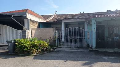 Single Storey Terrace Sikamat Freehold 1300sqft for Sale!!!